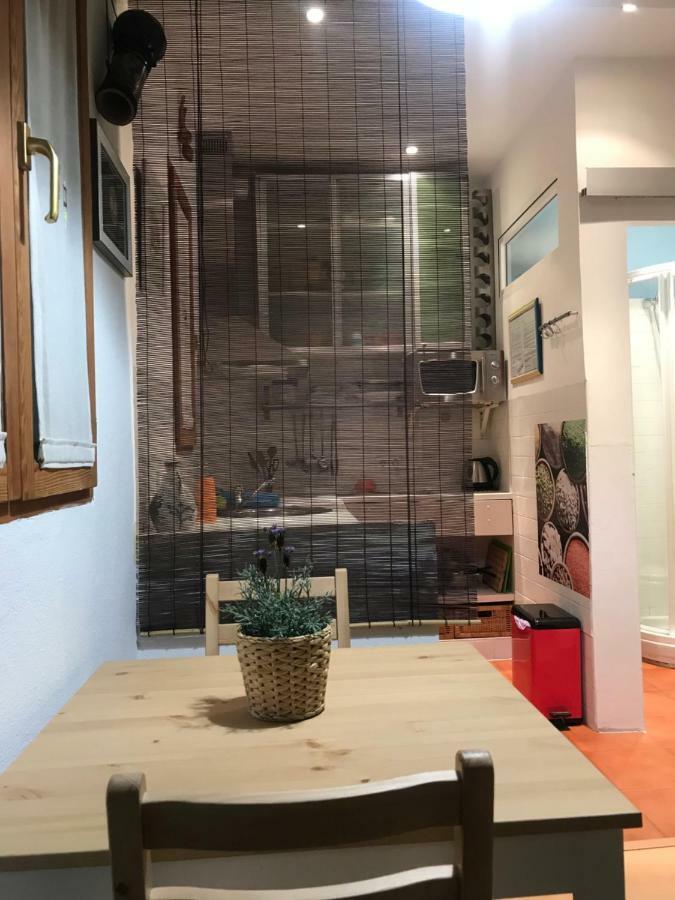 Apartamento En Corrala Madrid Eksteriør bilde